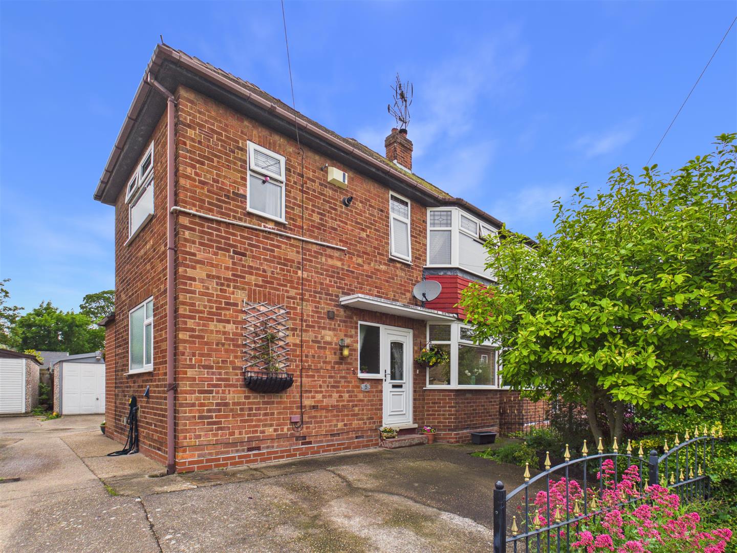 Cottingham East Yorkshire, HU16 4EJ